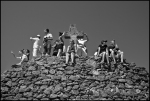 Gaudi_Park_Touristen_Aussicht_mit_Kreuz_1_BW-DSCF4200
