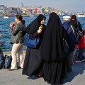 Verschleierte-Frauen-Hafen_DSC4572
