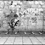Kinder-spielen-Krieg-2