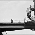 Hannover-Messe-Mann-auf-Bruecke_RLF2750